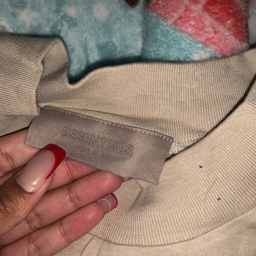 essentials shirt - Picture 3 of 4